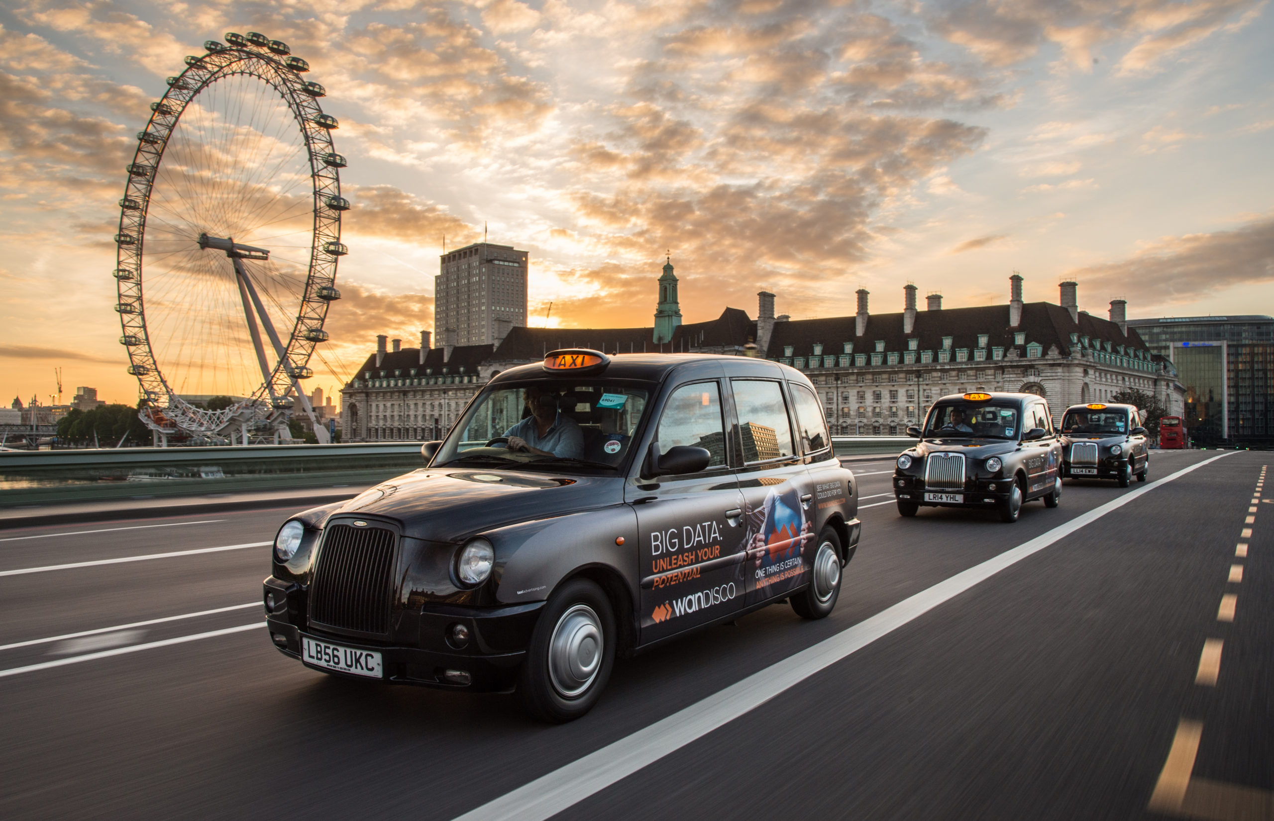 Блэк такси. Блэк КЭБ такси. Каб такси Лондон. London Black Cab. Cab такси в Лондоне.